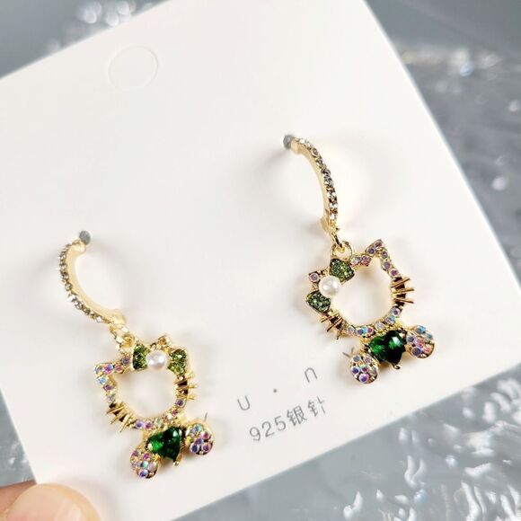 Brand New S925 Silver Rhinestone Hello Kitty Green Heart Earrings - Picture 2 of 6